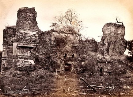 A ruined temple Pollonarwa, Ceylon 1880 to 1890