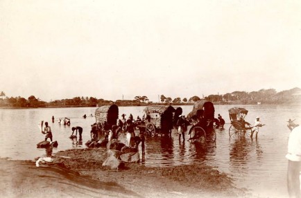 Bathing at Colombo, Ceylon 1910