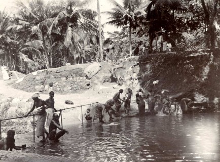 Public bathing place at Kandy, Ceylon