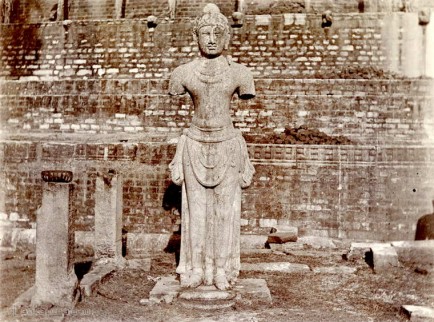 Stone figure of King Dutugemunu - the builder of Ruvanvelisaya's Dagoba in Anuradhapura, Ceylon