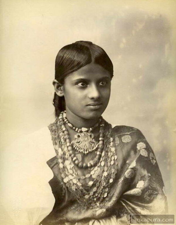 Lankapura – Historic Images of Sri Lanka
